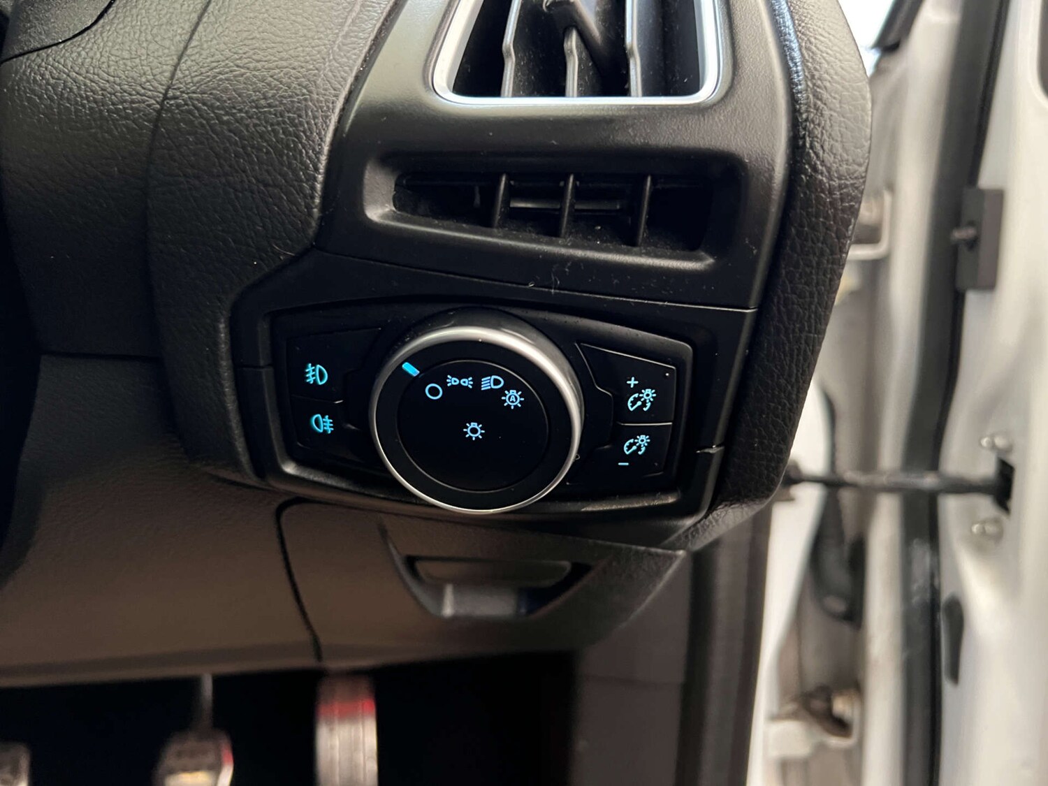 Used Ford Focus 2016 for sale - 76437889: Photo 16