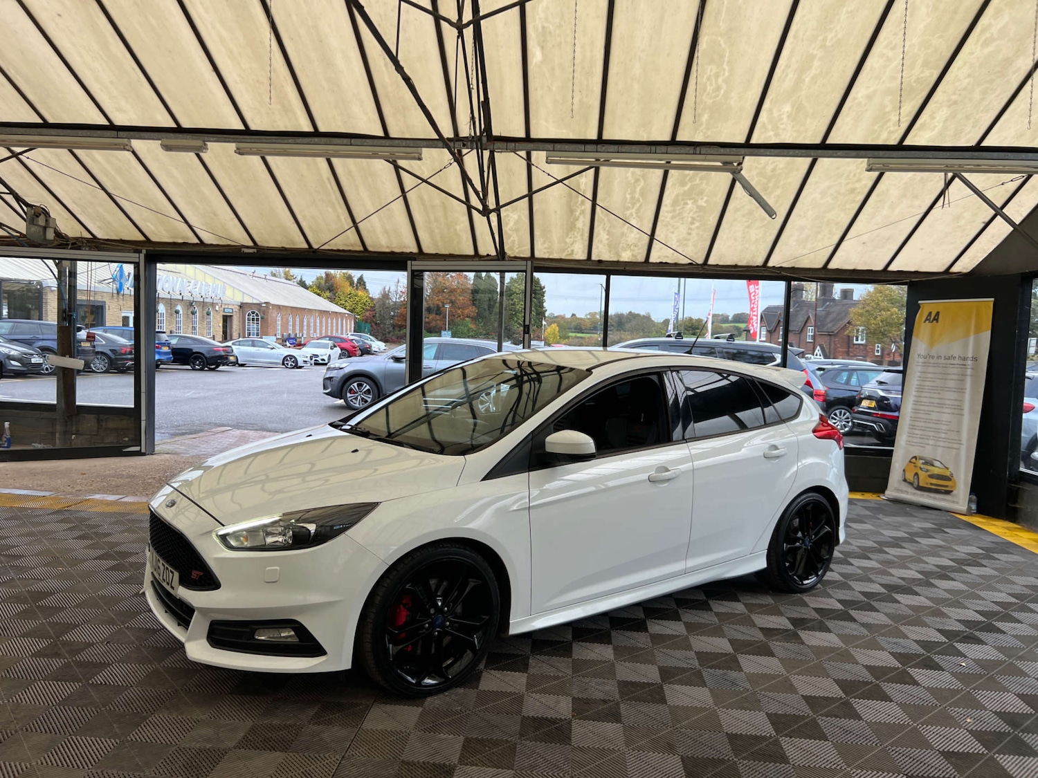 Used Ford Focus 2016 for sale - 76437889: Photo 3