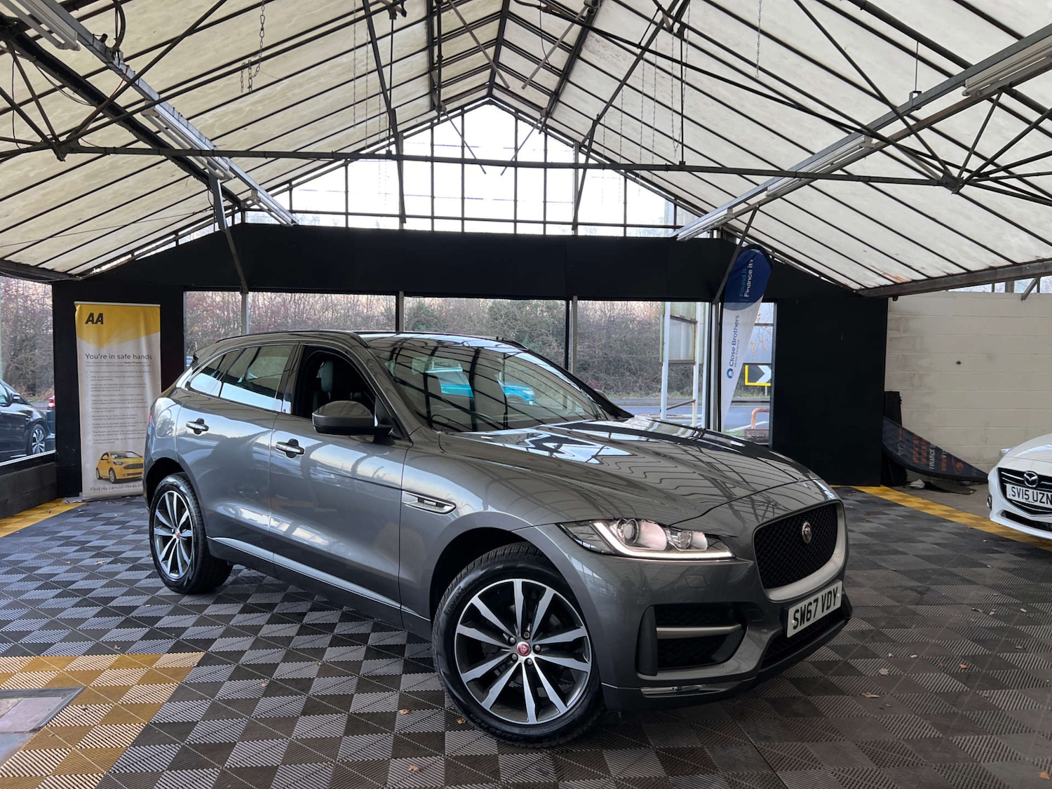Used Jaguar F-Pace 2017 for sale - 76910563: Photo 1