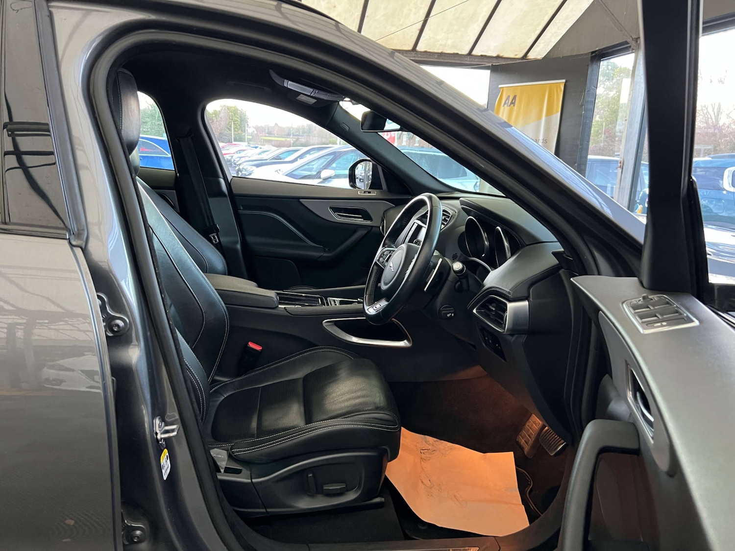 Used Jaguar F-Pace 2017 for sale - 76910563: Photo 10