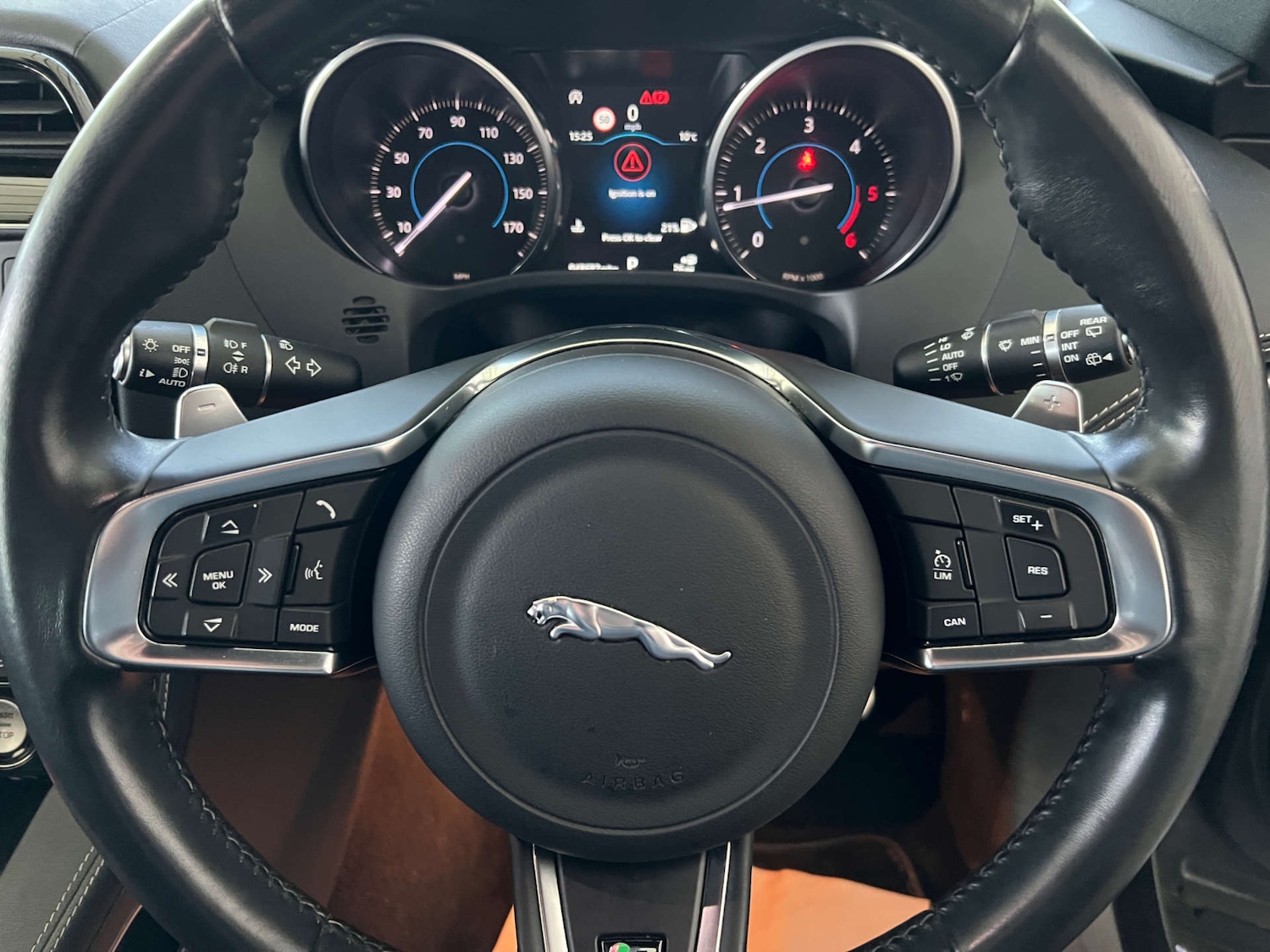 Used Jaguar F-Pace 2017 for sale - 76910563: Photo 12