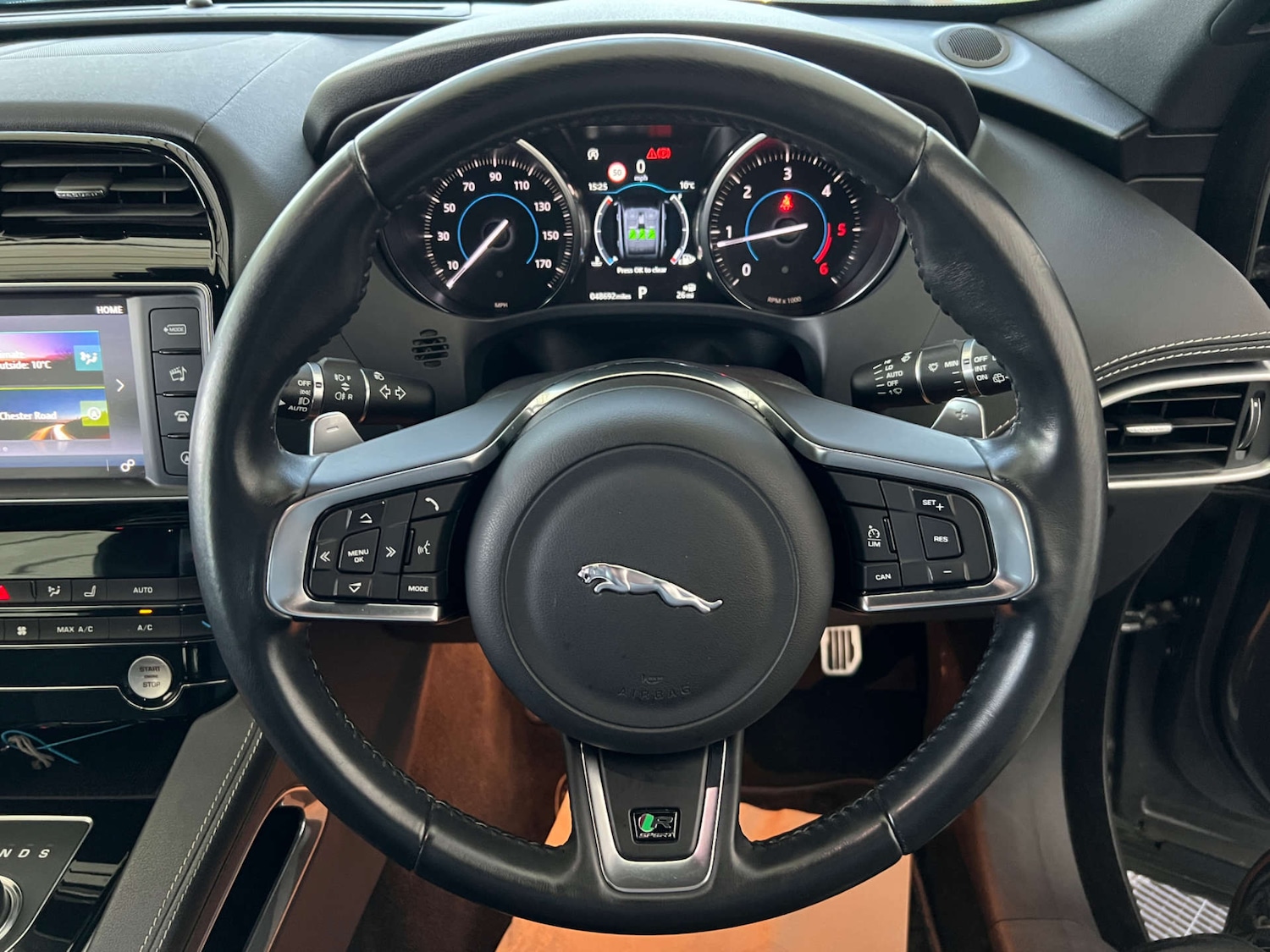 Used Jaguar F-Pace 2017 for sale - 76910563: Photo 13