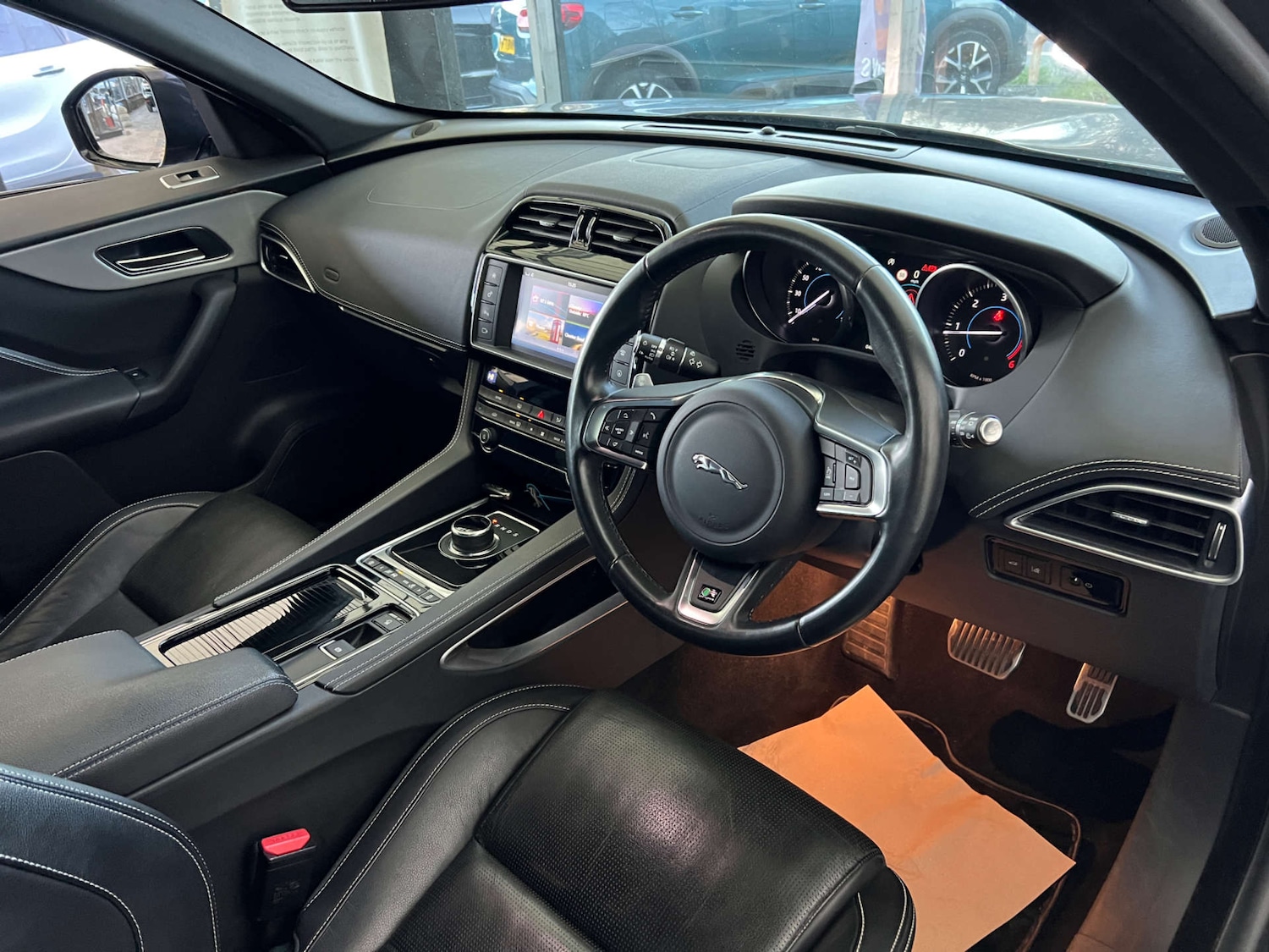 Used Jaguar F-Pace 2017 for sale - 76910563: Photo 14