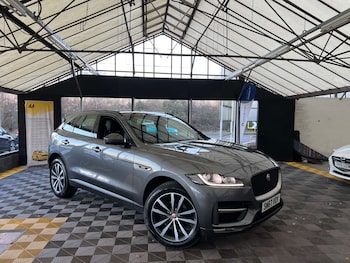 Used Jaguar F-Pace 2017 for sale - 76910563: Photo