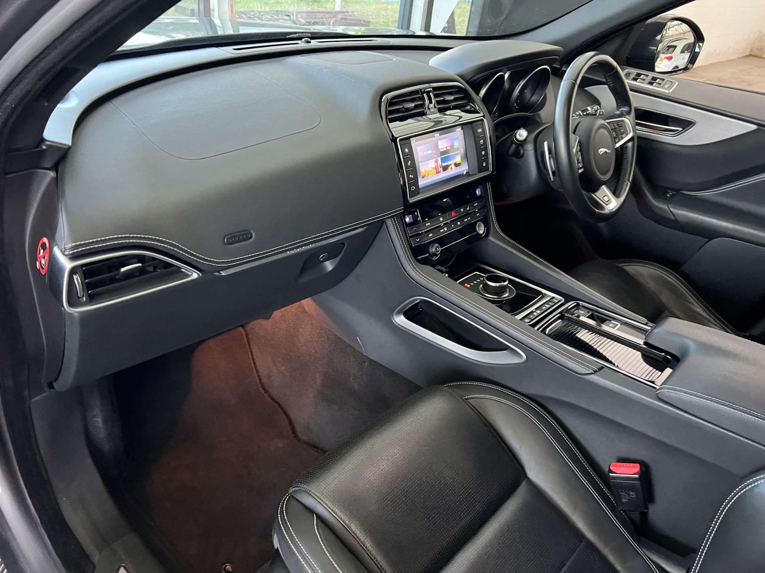 Used Jaguar F-Pace 2017 for sale - 76910563: Photo 25