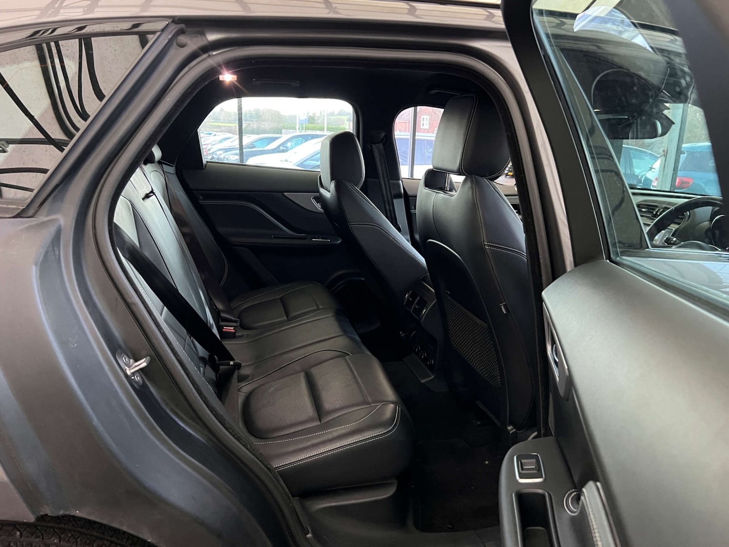 Used Jaguar F-Pace 2017 for sale - 76910563: Photo 26