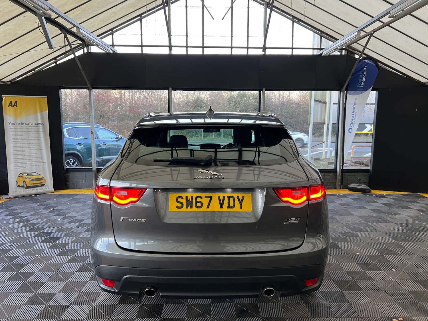 Used Jaguar F-Pace 2017 for sale - 76910563: Photo 7