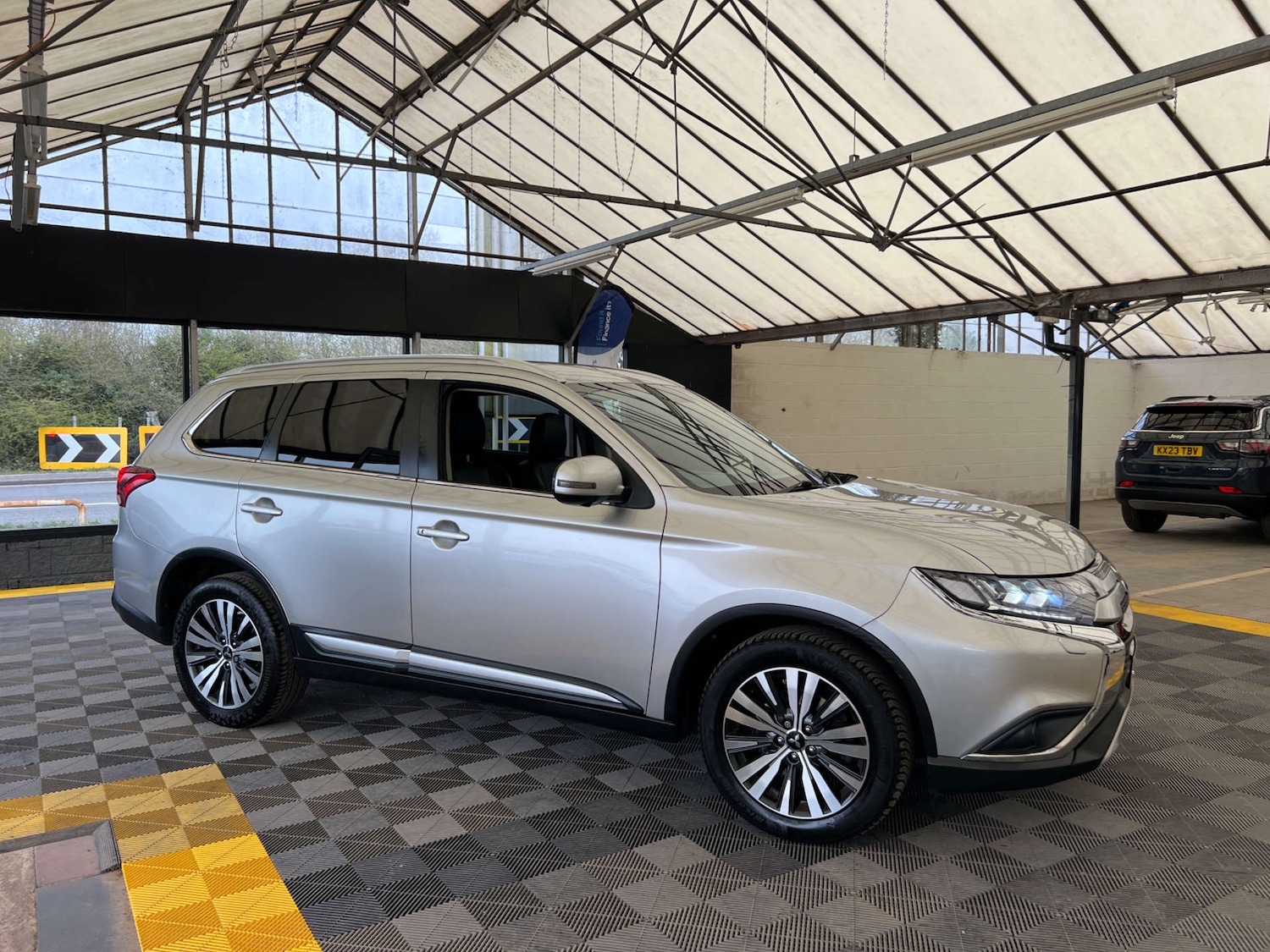 Used Mitsubishi Outlander 2019 for sale - 77991968: Photo 3