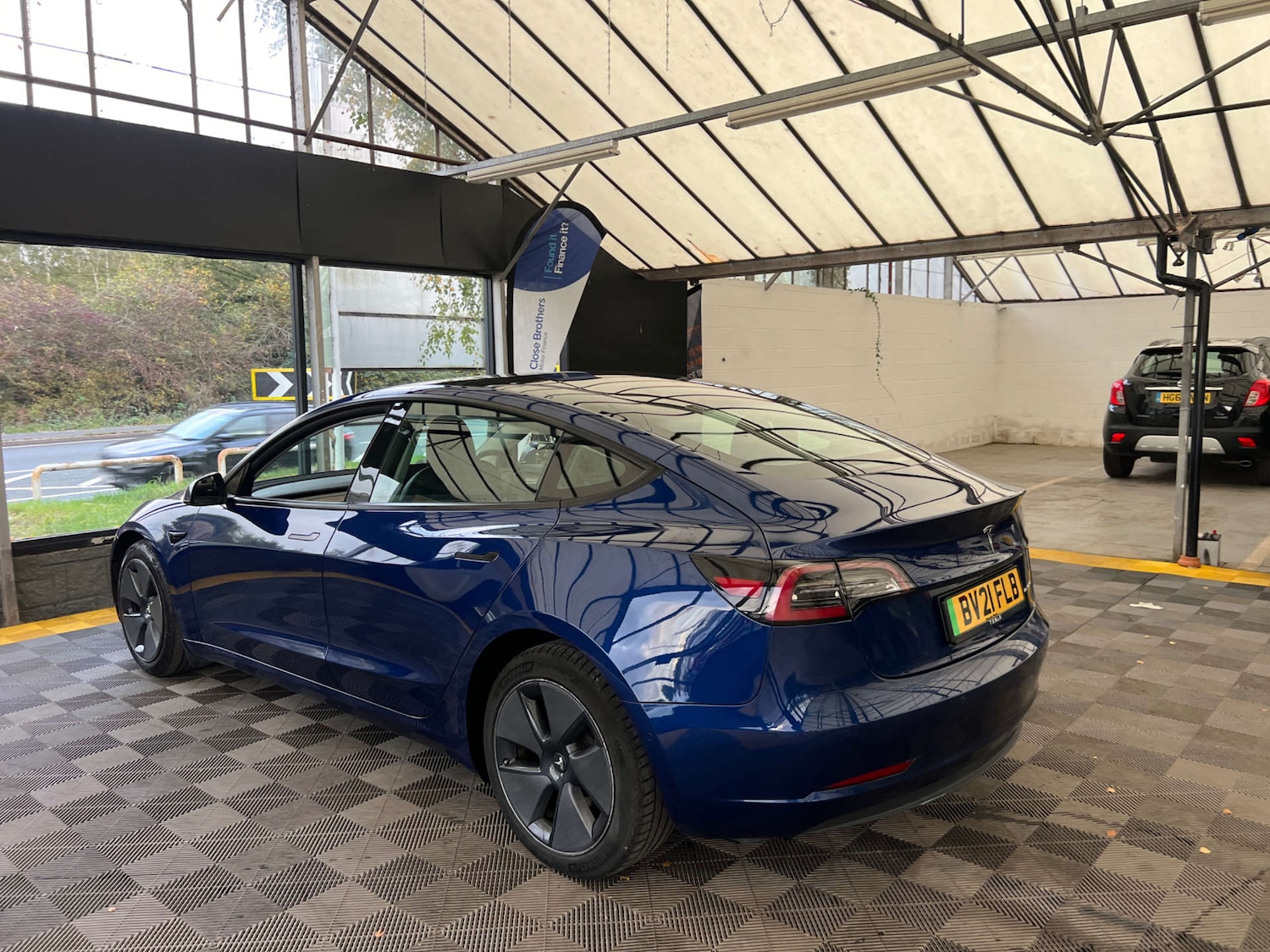 Used Tesla Model 3 2021 for sale - 76339959: Photo 5
