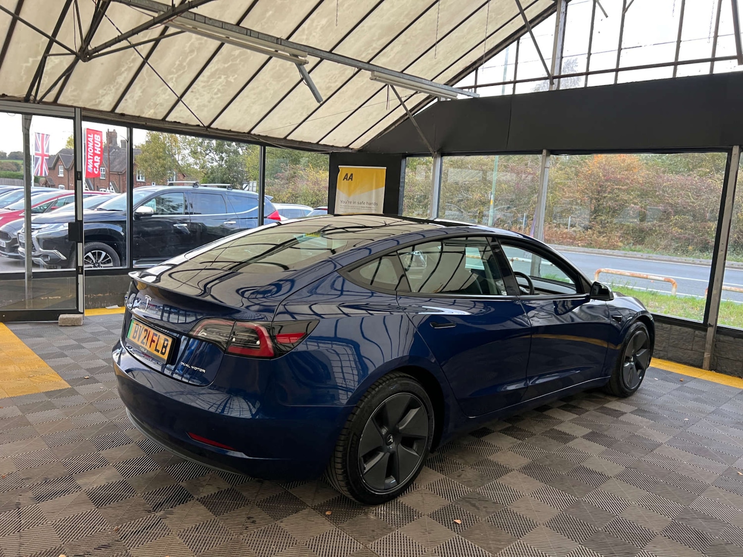 Used Tesla Model 3 2021 for sale - 76339959: Photo 8
