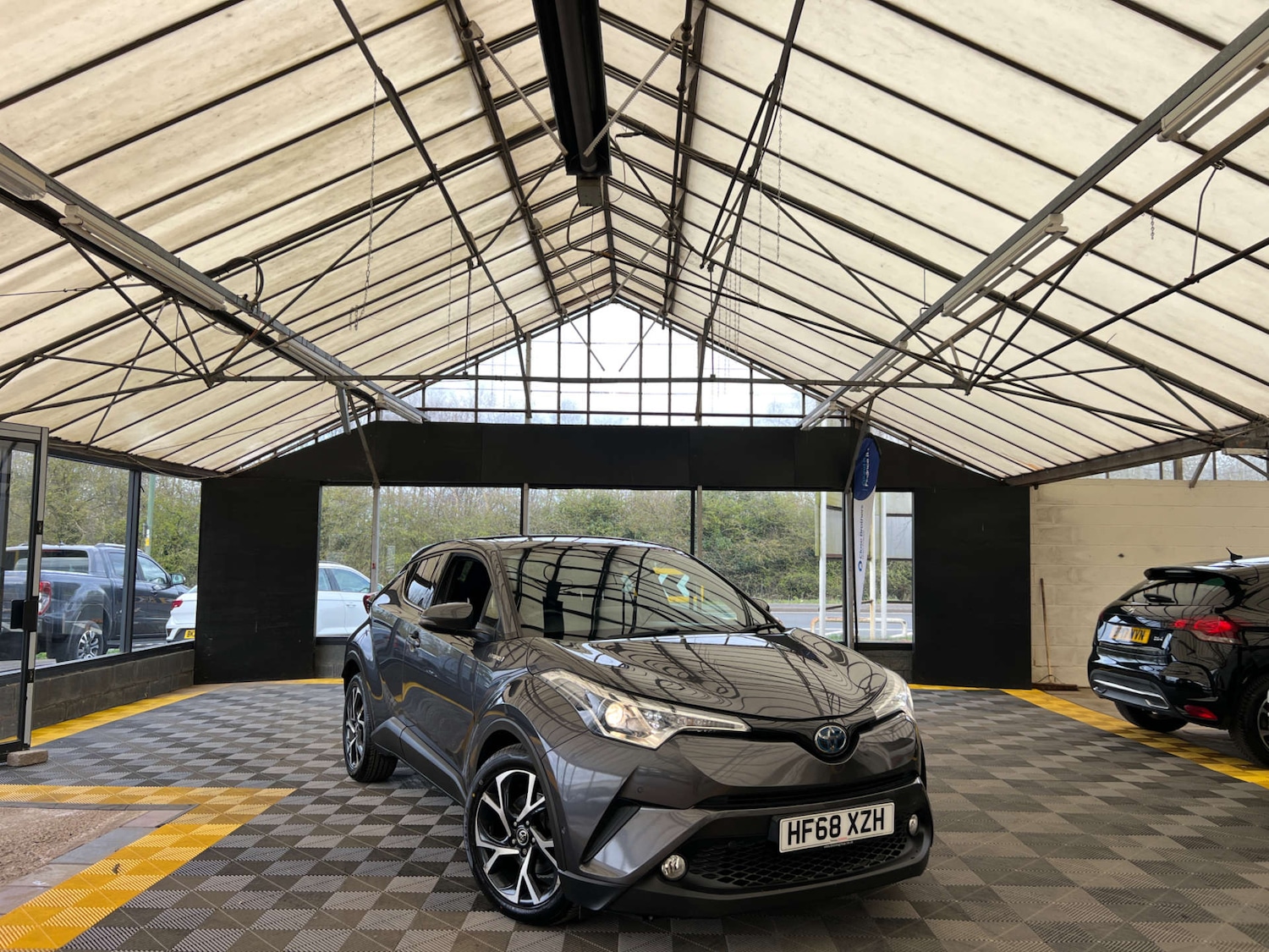 Used Toyota C-HR 2018 for sale - 78032038: Photo 1