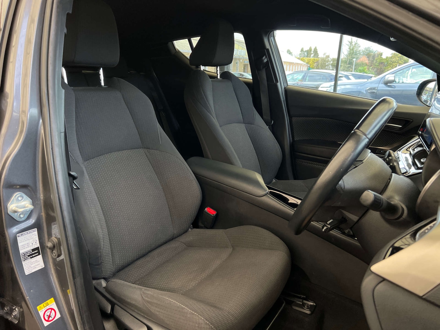 Used Toyota C-HR 2018 for sale - 78032038: Photo 11