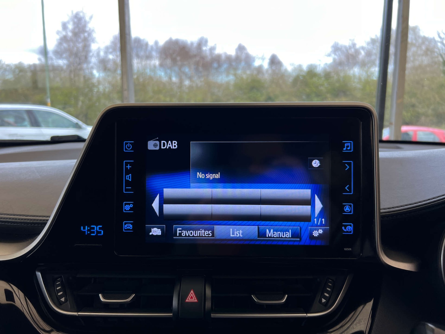 Used Toyota C-HR 2018 for sale - 78032038: Photo 19