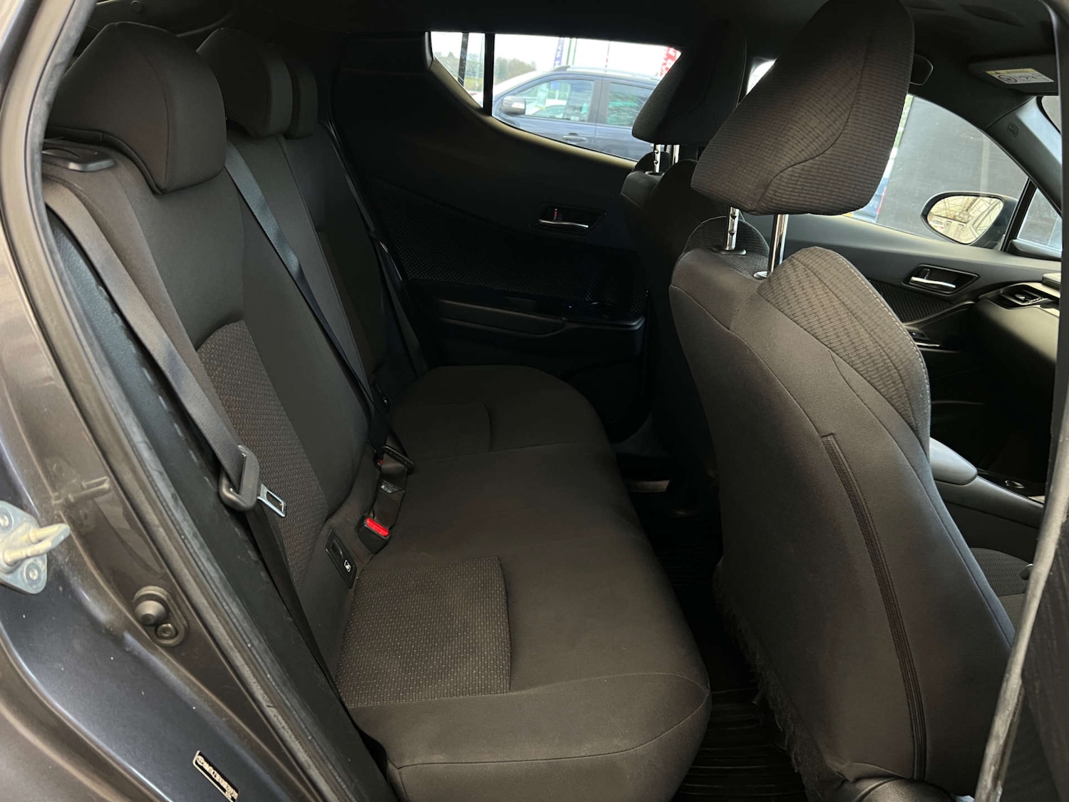 Used Toyota C-HR 2018 for sale - 78032038: Photo 24