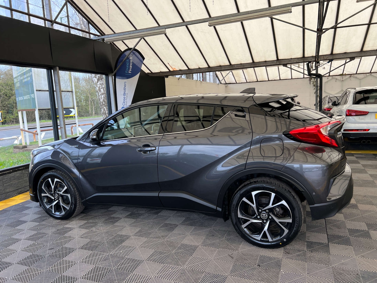 Used Toyota C-HR 2018 for sale - 78032038: Photo 7