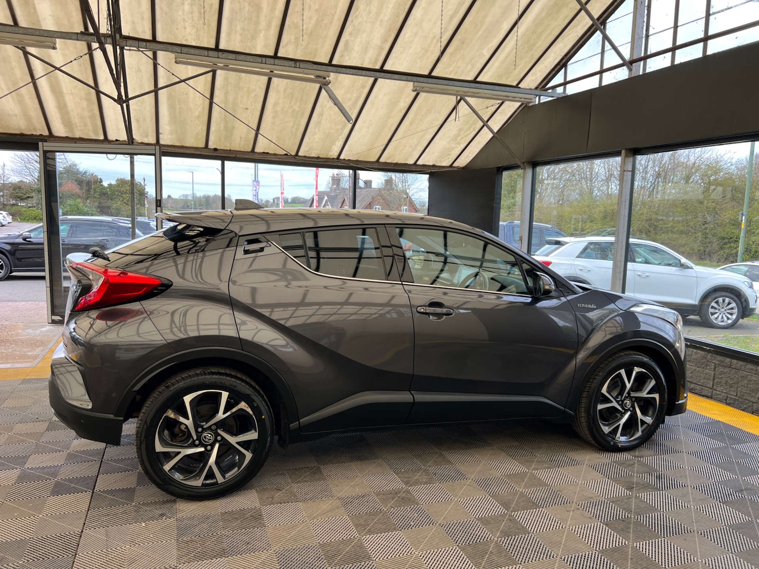 Used Toyota C-HR 2018 for sale - 78032038: Photo 9