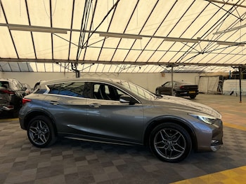Used Infiniti Q30 2017 for sale - 79504406: Photo