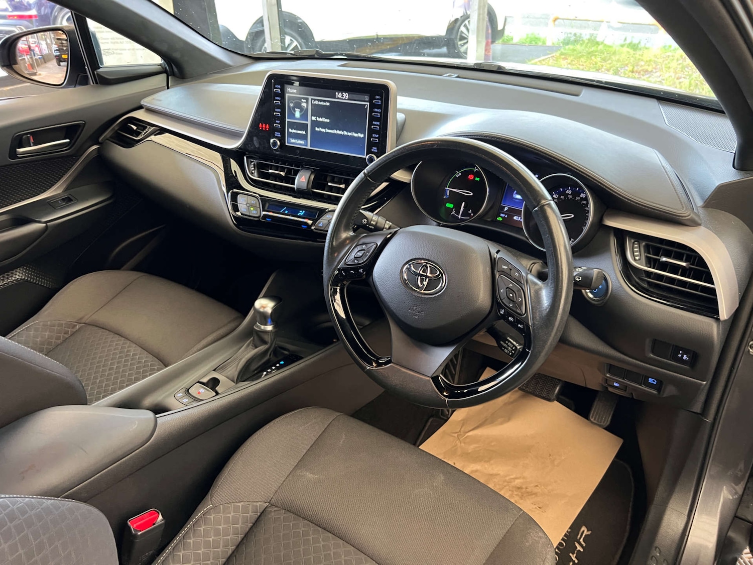 Used Toyota C-HR 2020 for sale - 76412628: Photo 12