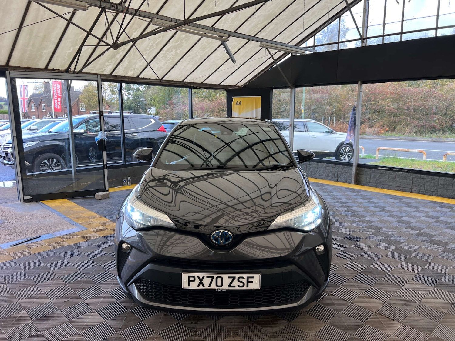 Used Toyota C-HR 2020 for sale - 76412628: Photo 3