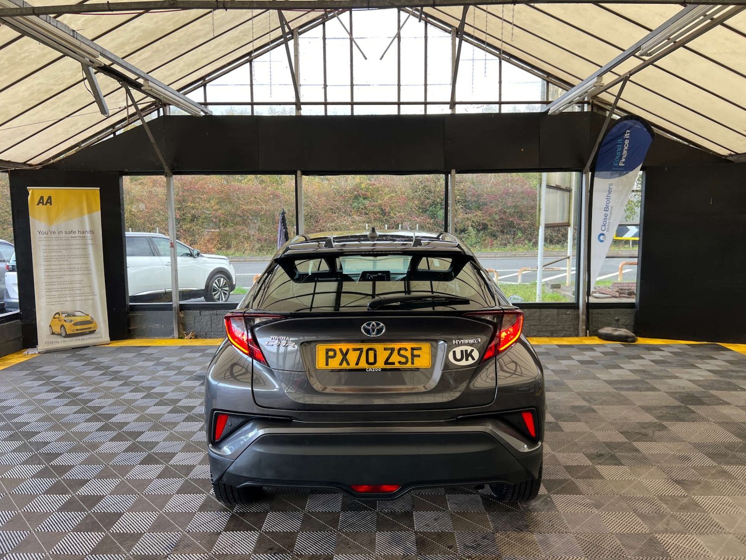 Used Toyota C-HR 2020 for sale - 76412628: Photo 6