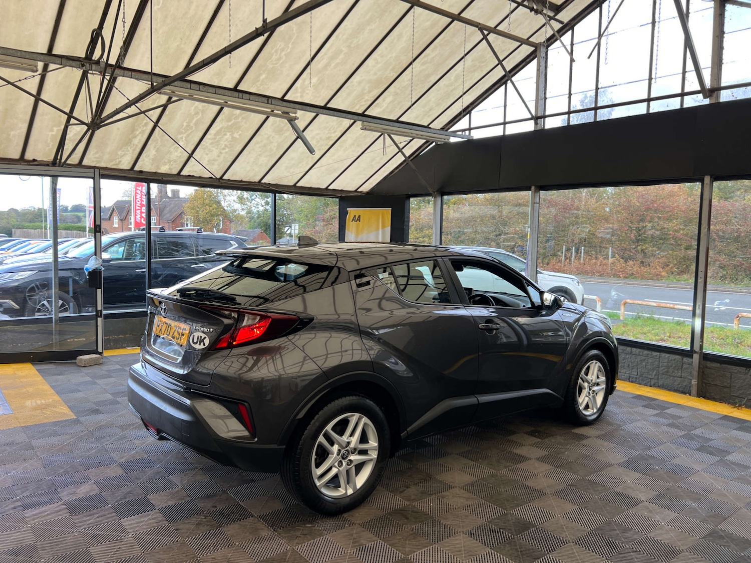 Used Toyota C-HR 2020 for sale - 76412628: Photo 7