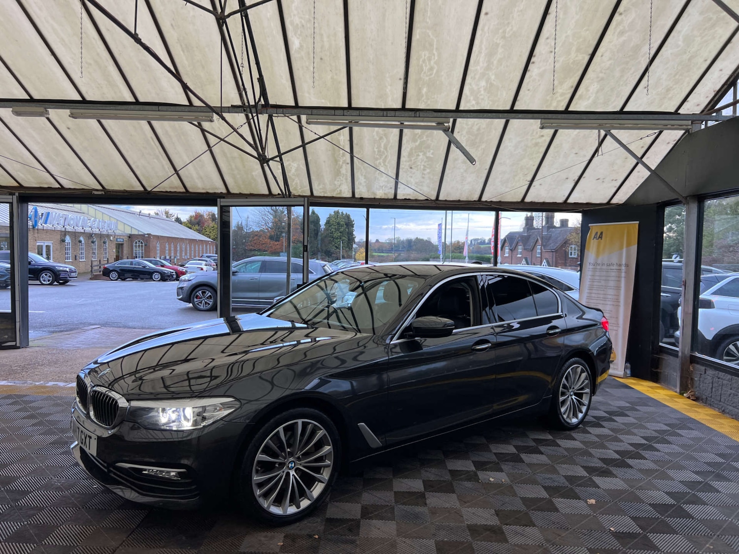 Used BMW 5 Series 2017 for sale - 76520348: Photo 4