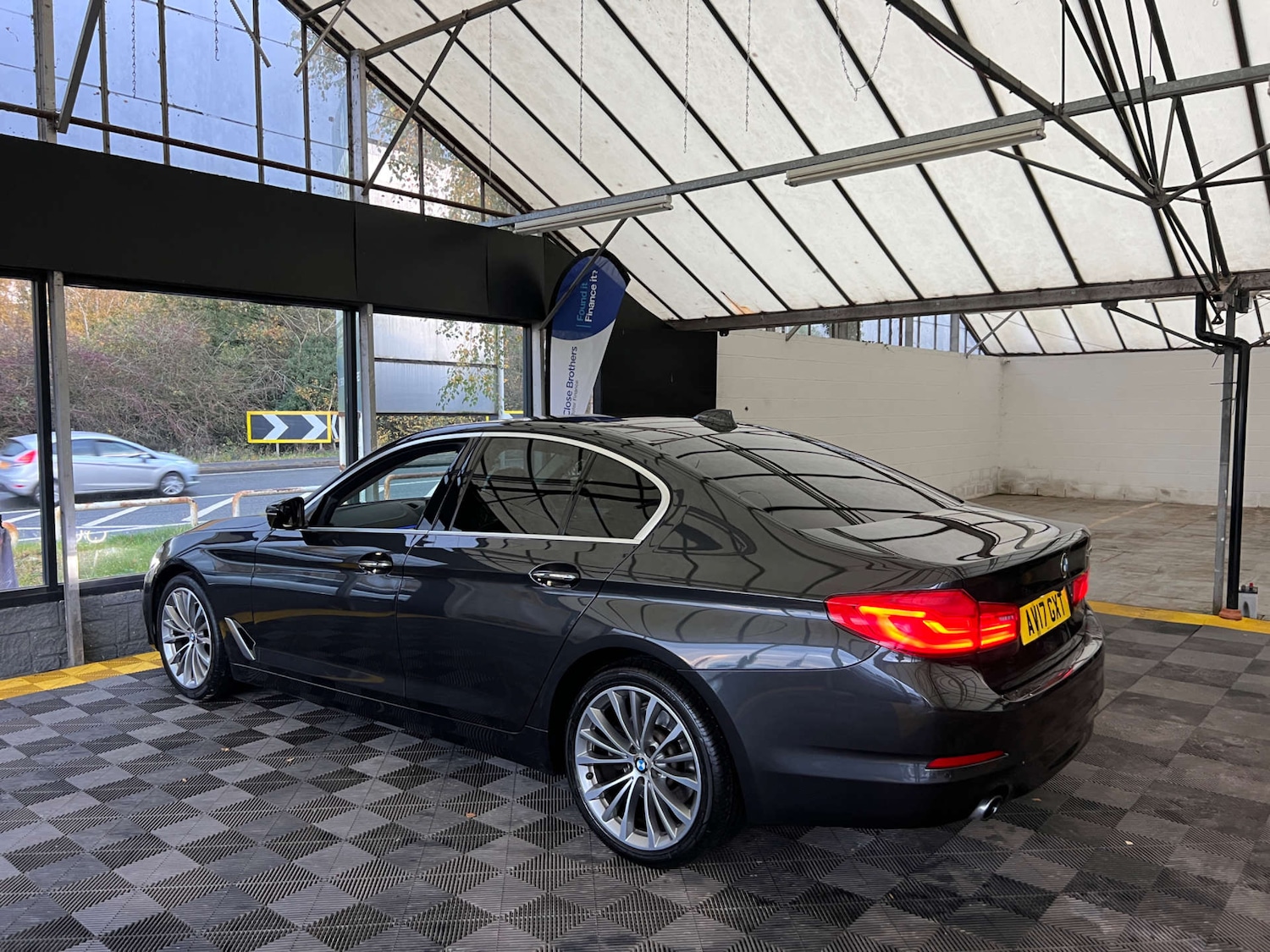 Used BMW 5 Series 2017 for sale - 76520348: Photo 5