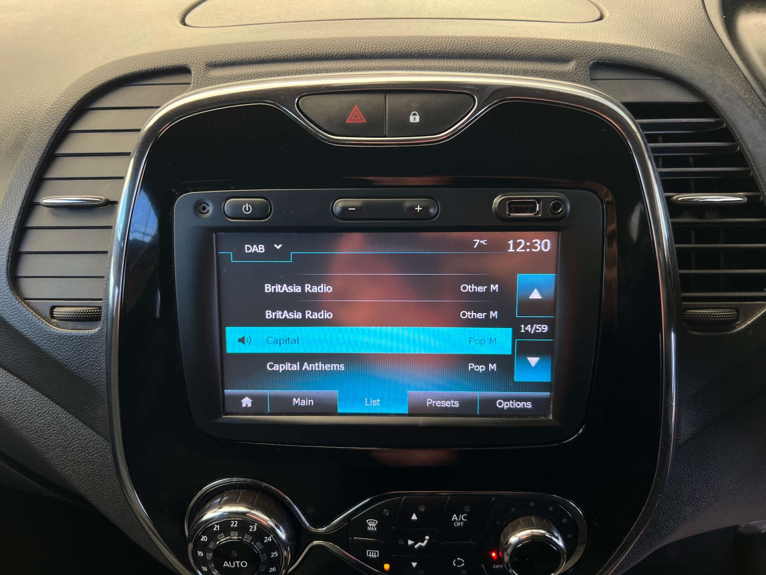 Used Renault Captur 2016 for sale - 77357541: Photo 16