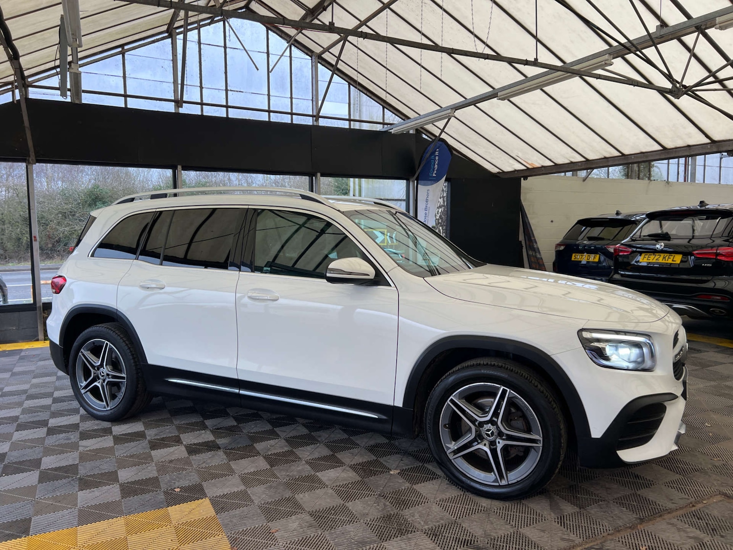 Used Mercedes-Benz GLB 2021 for sale - 77610601: Photo 3