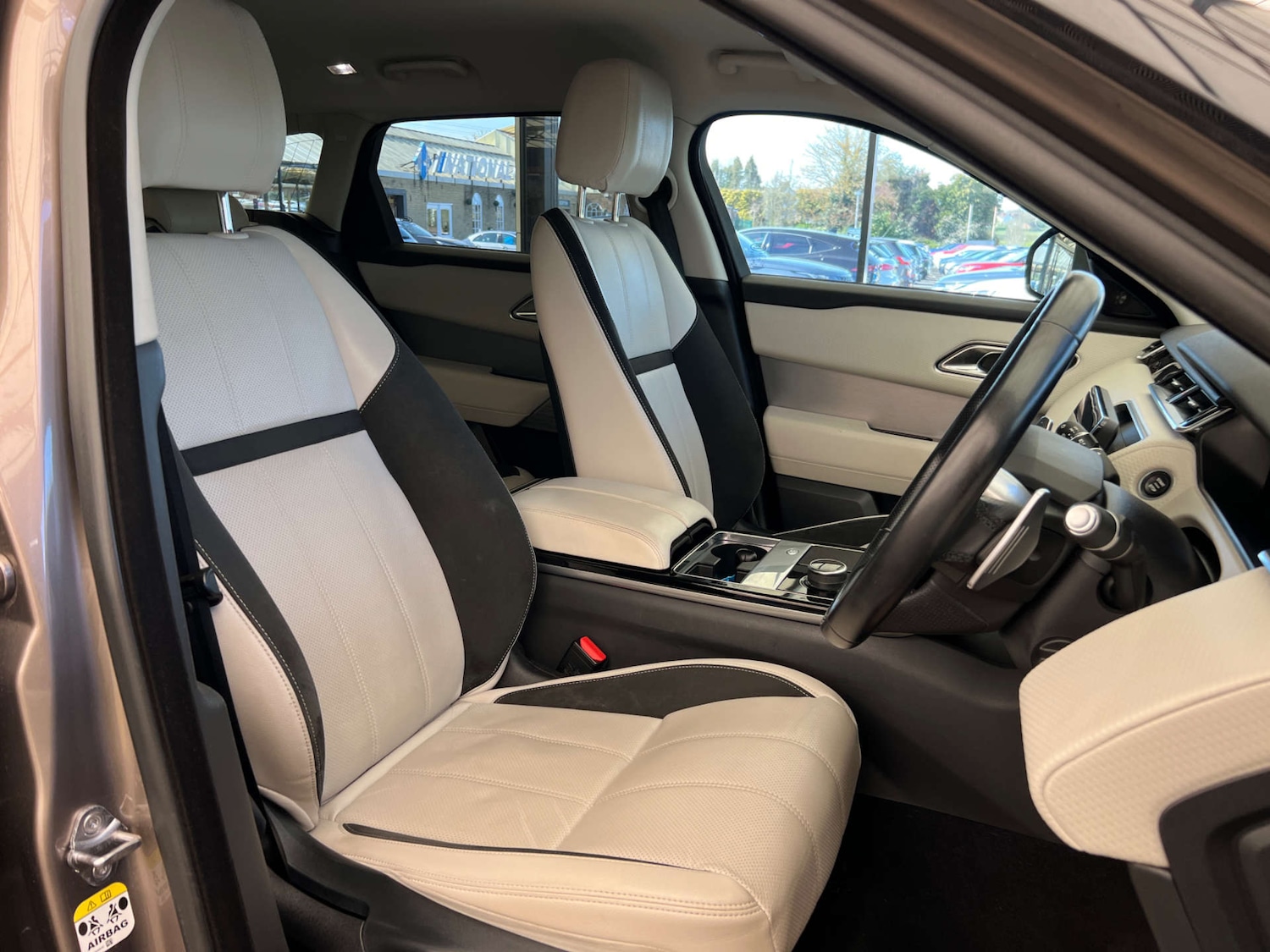 Used Land Rover Range Rover Velar 2018 for sale - 78155681: Photo 11