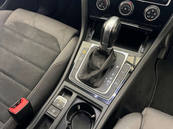 Used Volkswagen Golf 2019 for sale - 76231882: Photo 20