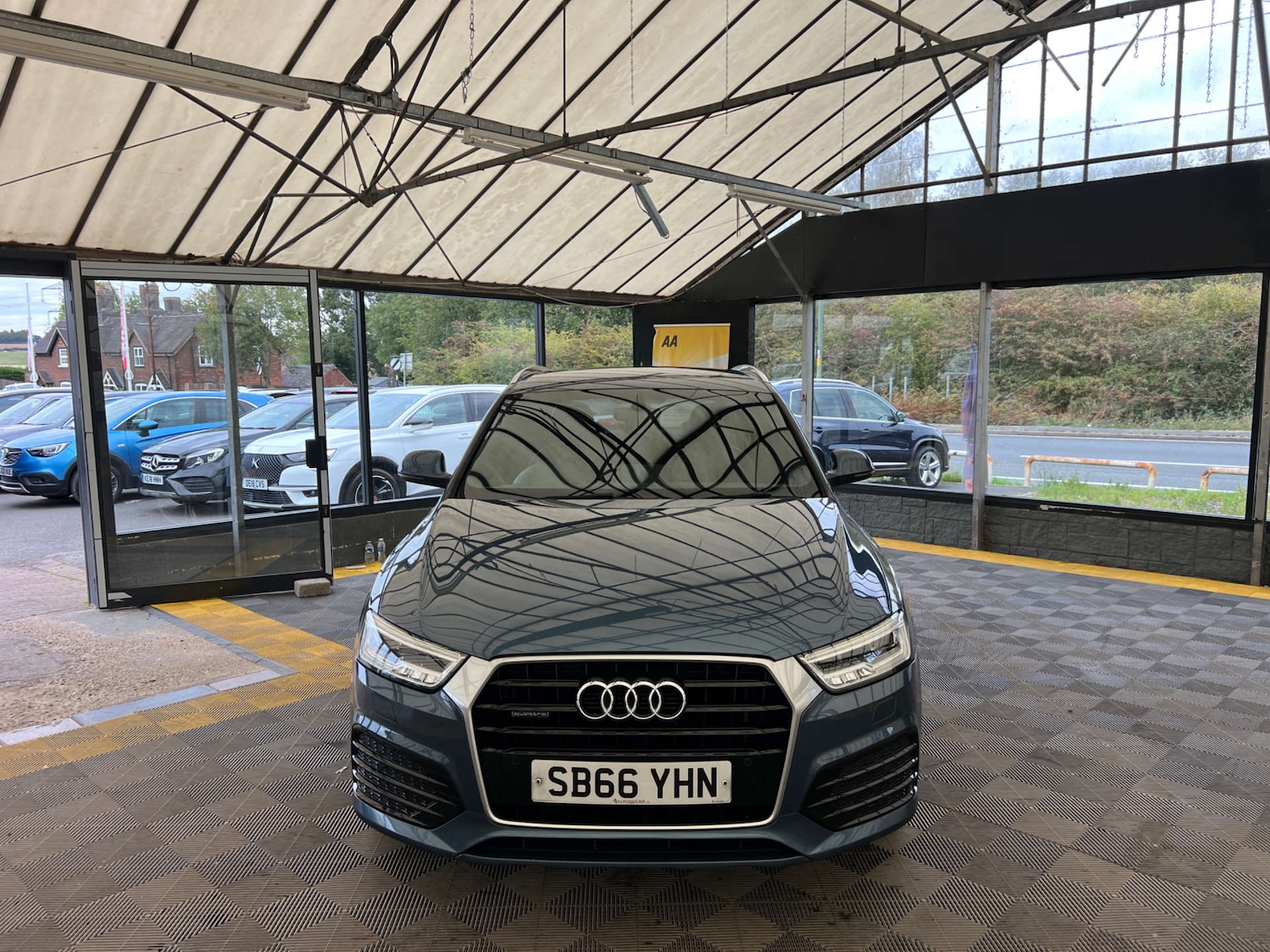 Used Audi Q3 2016 for sale - 76919184: Photo 2
