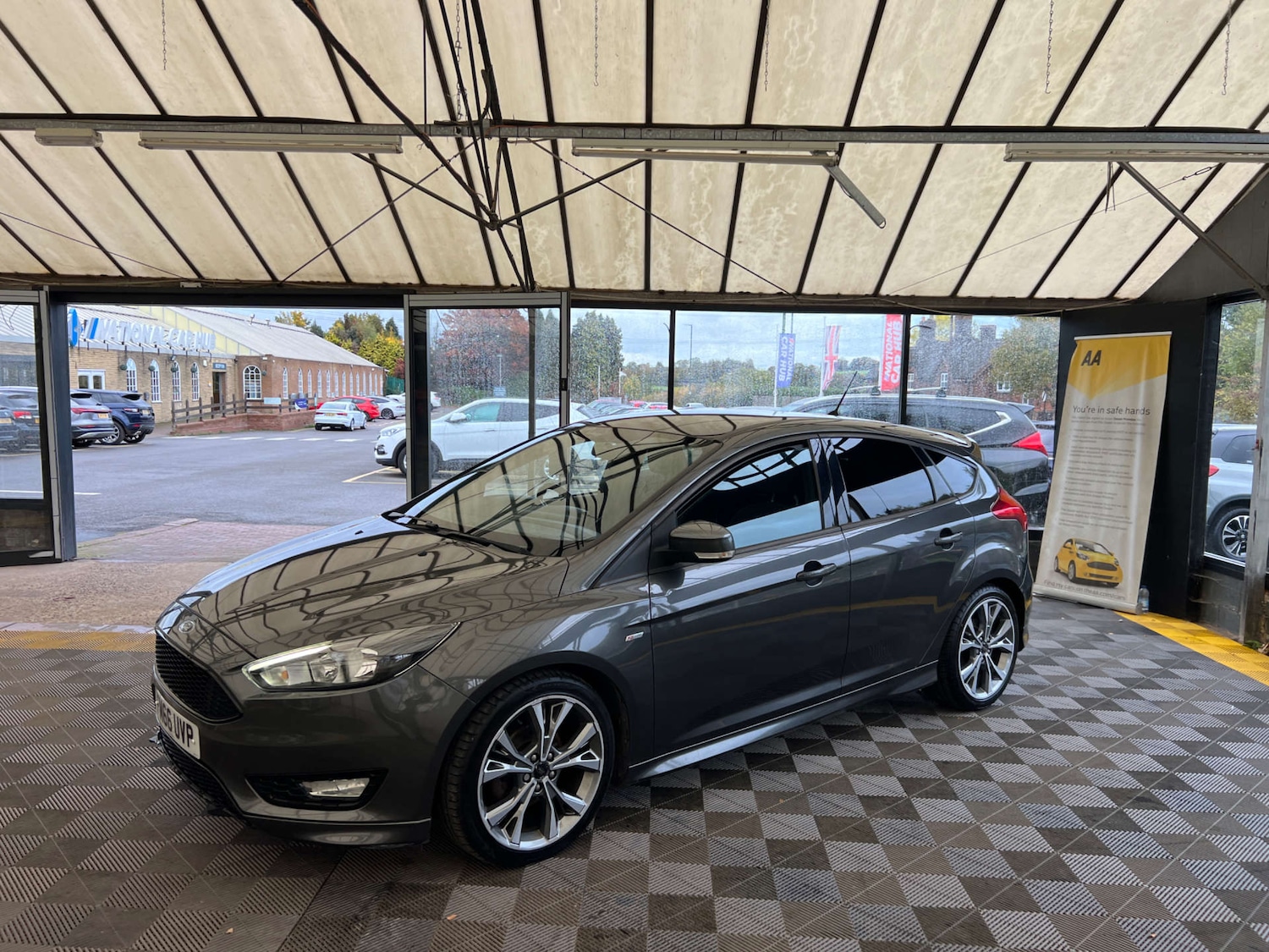 Used Ford Focus 2017 for sale - 76363980: Photo 3