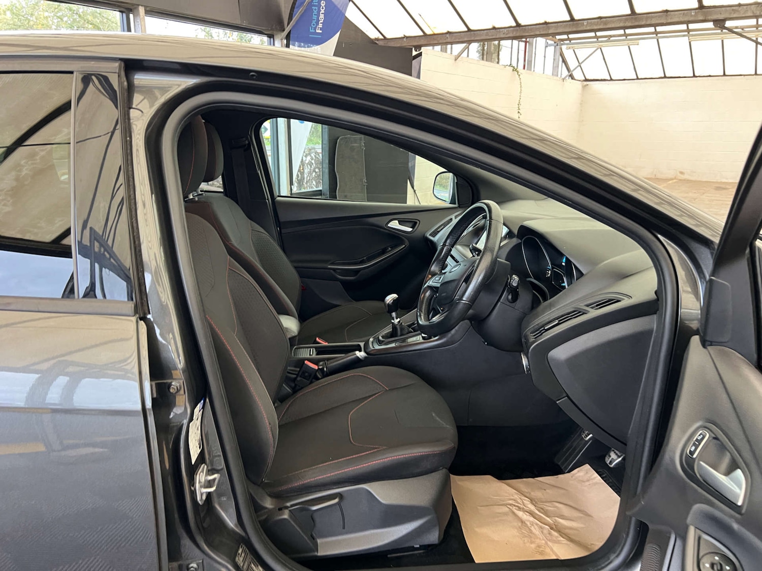 Used Ford Focus 2017 for sale - 76363980: Photo 7