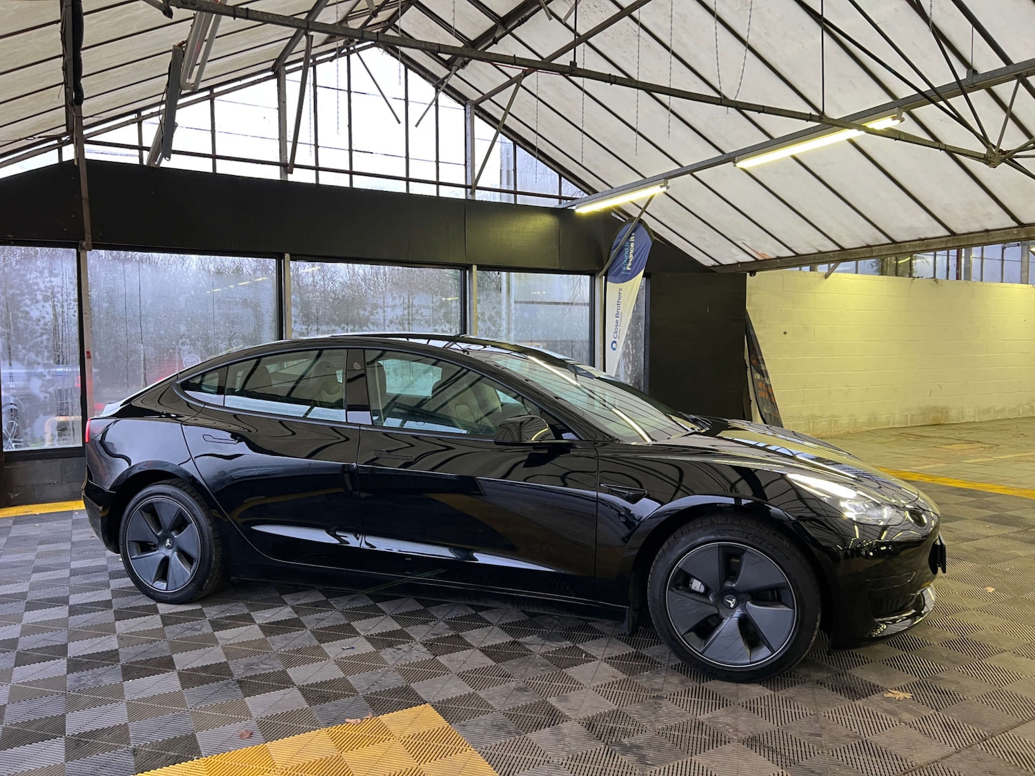 Used Tesla Model 3 2022 for sale - 77370976: Photo 3