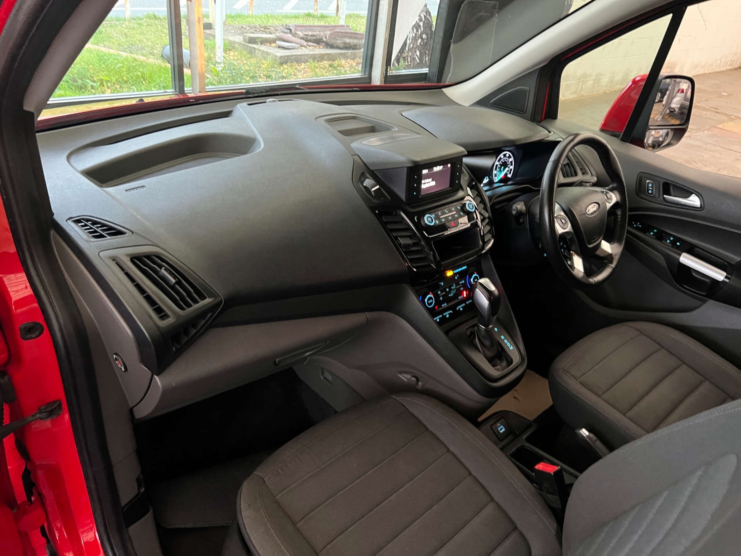 Used Ford Tourneo Connect 2020 for sale - 76339963: Photo 24