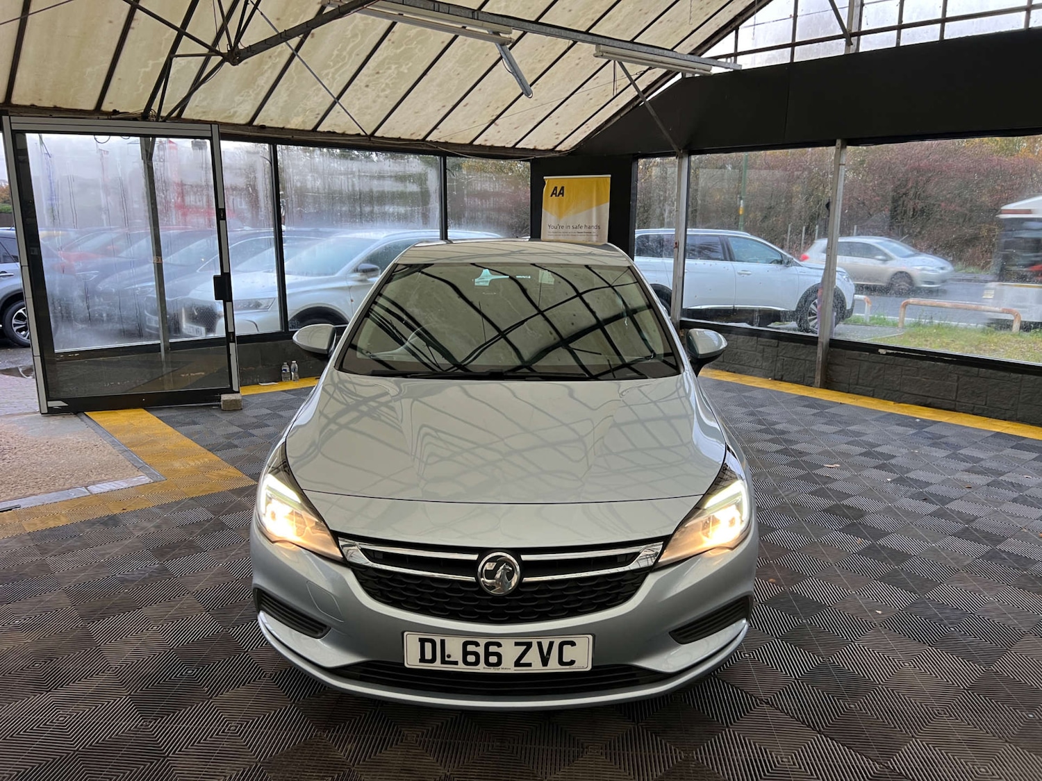 Used Vauxhall Astra 2016 for sale - 77023559: Photo 3