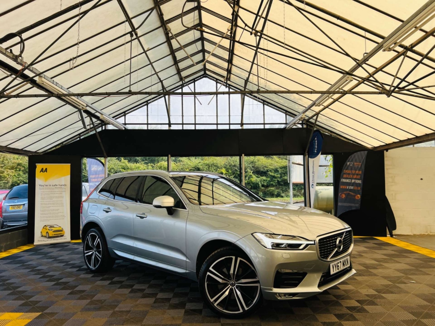 Used Volvo XC60 2017 for sale - 76402687: Photo 1