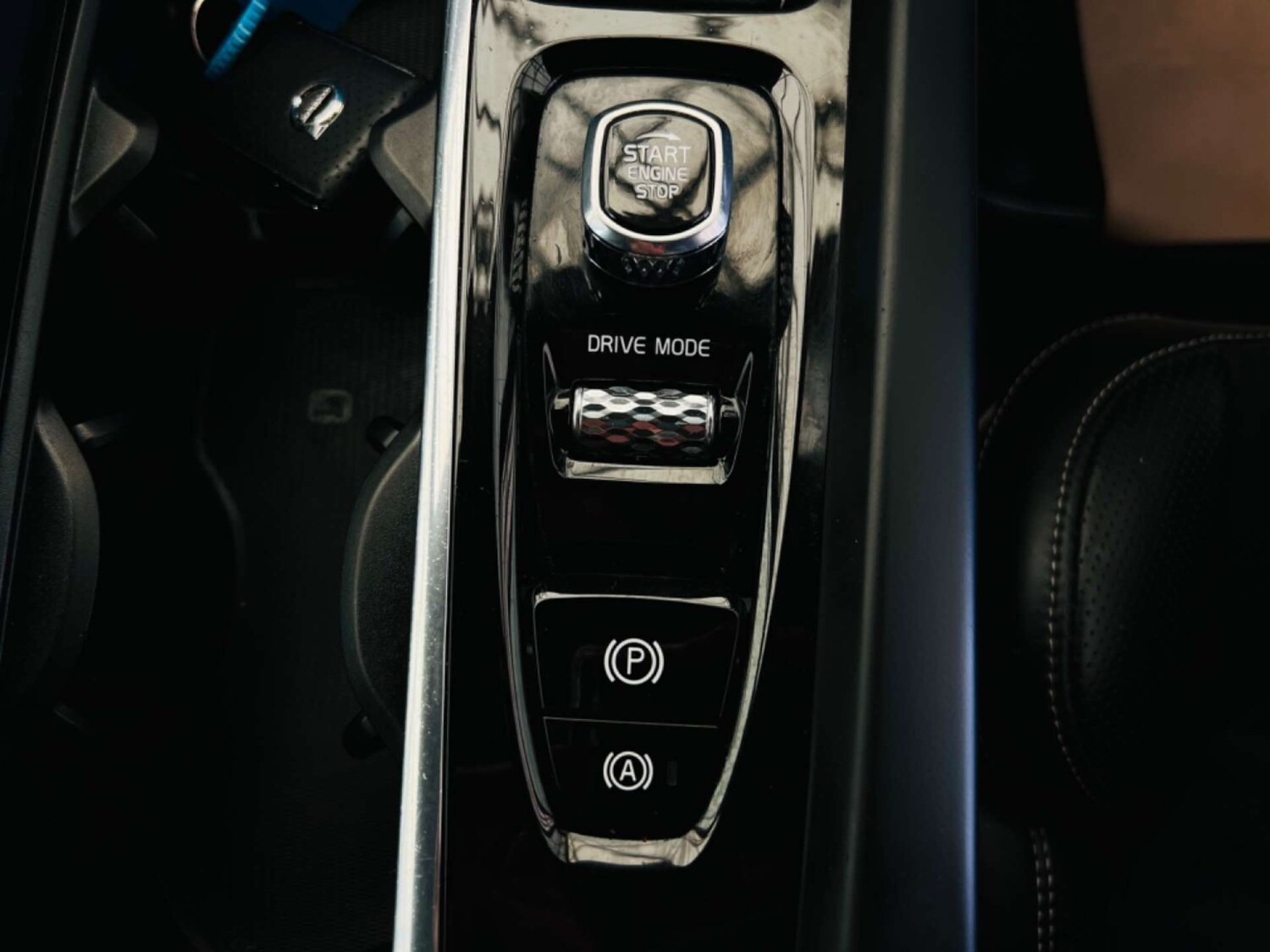 Used Volvo XC60 2017 for sale - 76402687: Photo 31