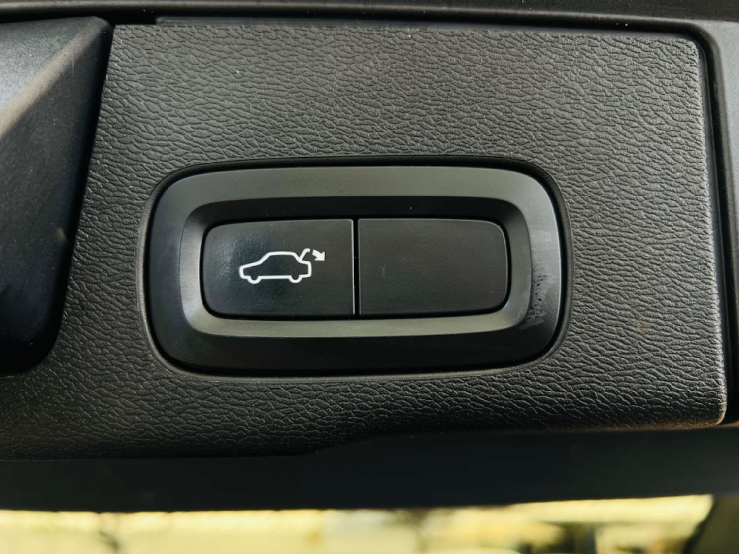 Used Volvo XC60 2017 for sale - 76402687: Photo 36