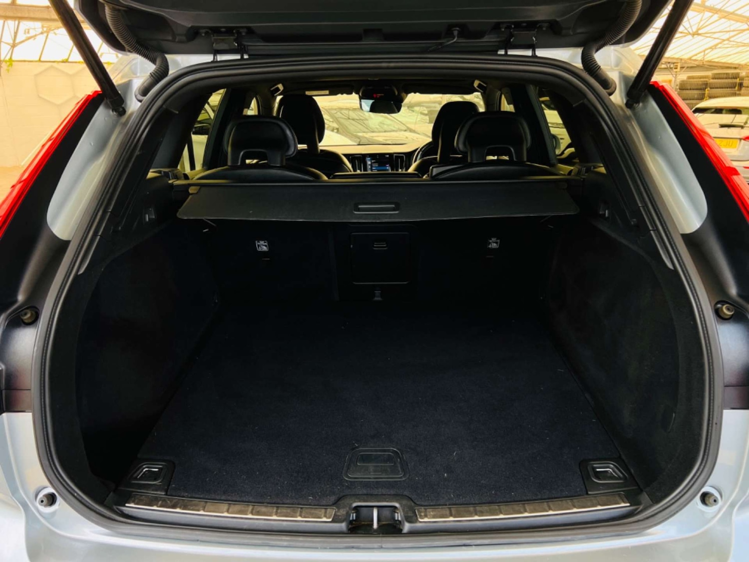 Used Volvo XC60 2017 for sale - 76402687: Photo 37