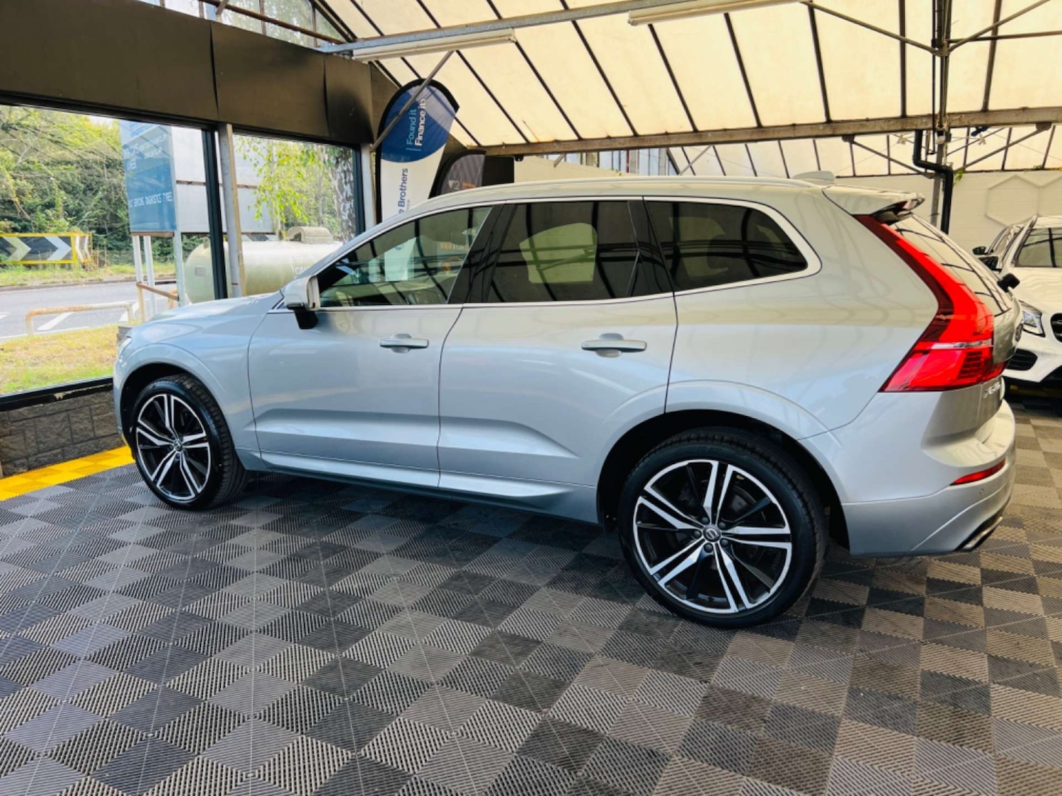 Used Volvo XC60 2017 for sale - 76402687: Photo 7