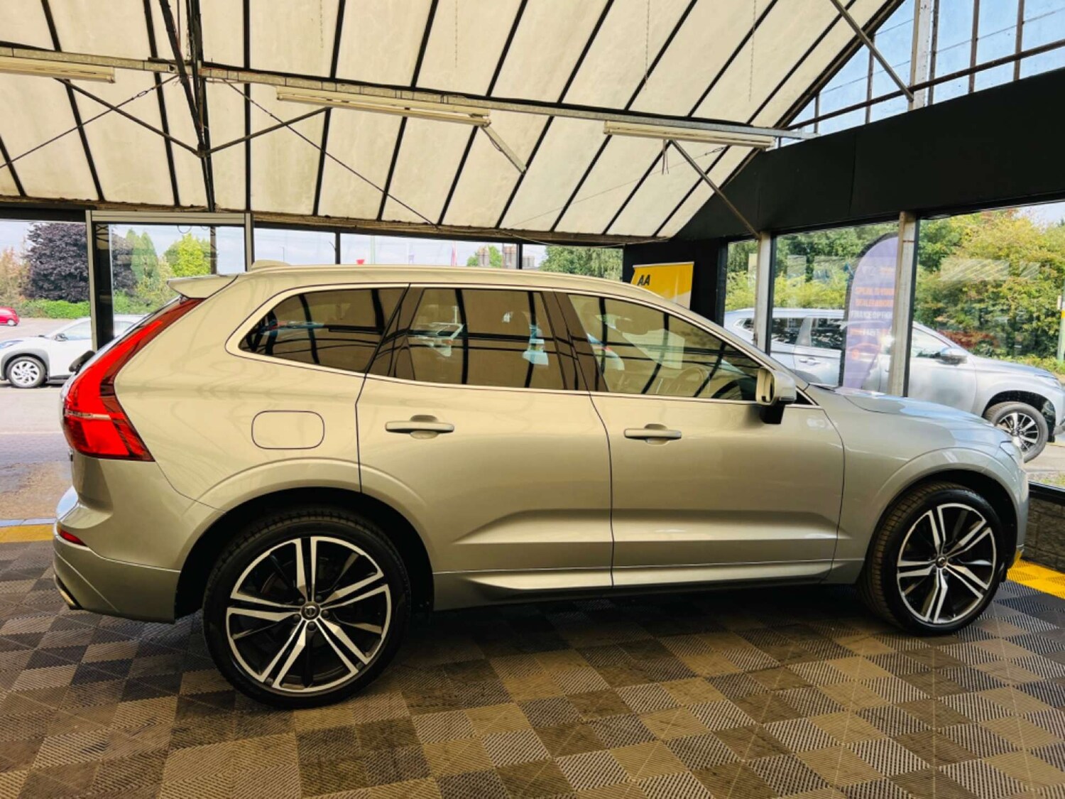 Used Volvo XC60 2017 for sale - 76402687: Photo 9