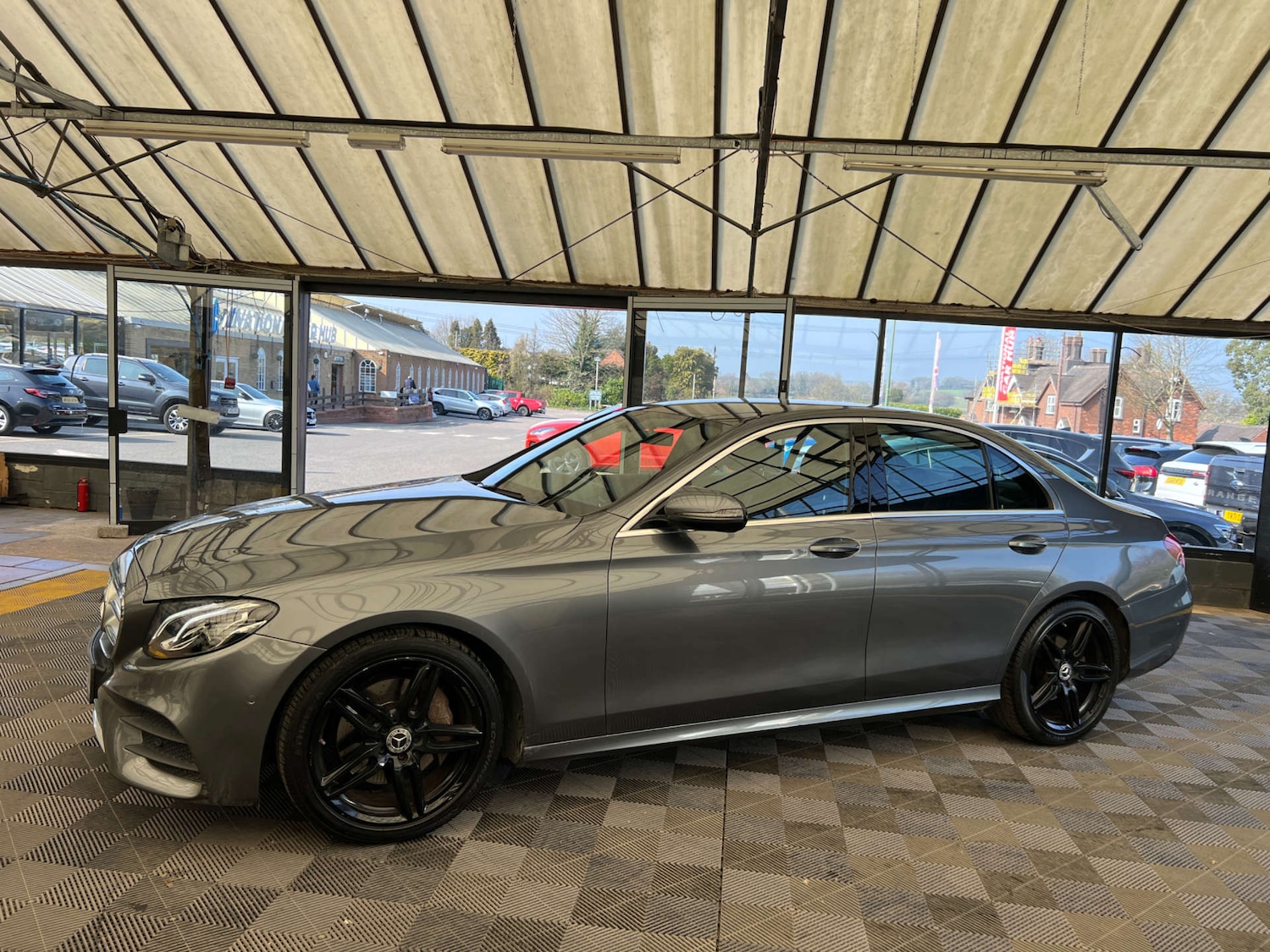 Used Mercedes-Benz E Class 2018 for sale - 77979870: Photo 5