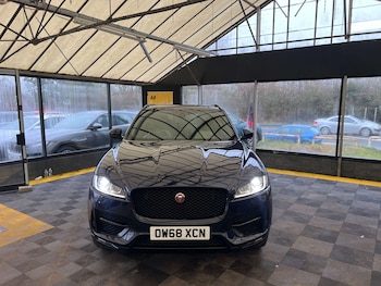 Used Jaguar F-Pace 2019 for sale - 77431845: Photo