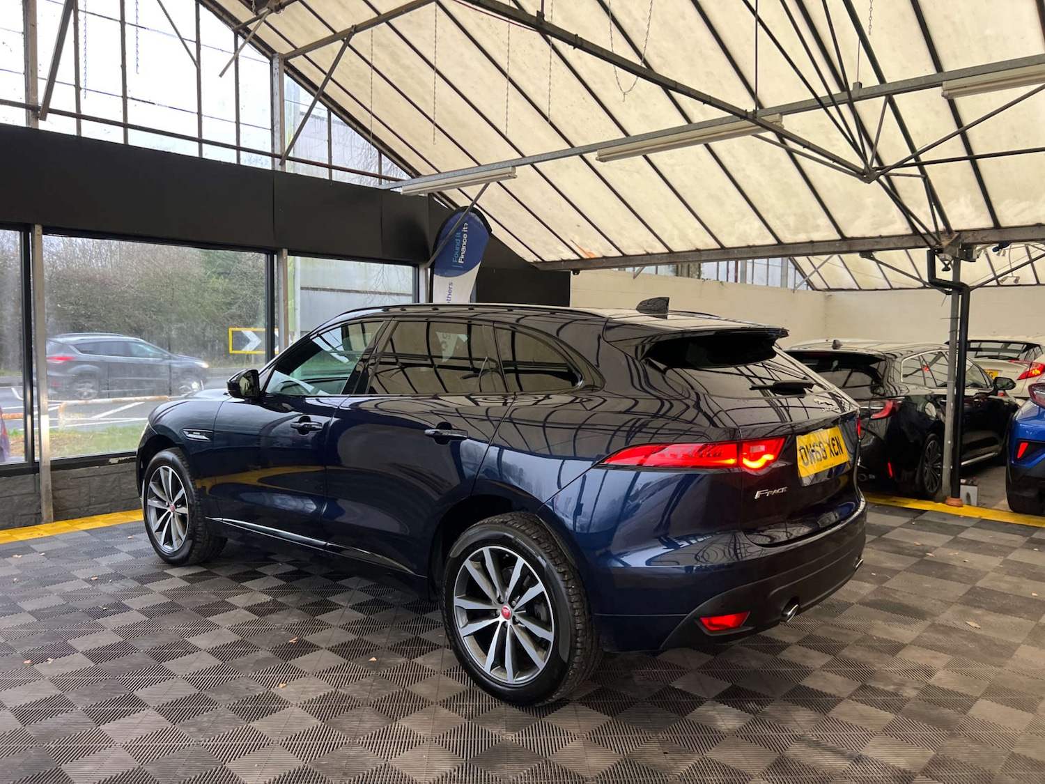 Used Jaguar F-Pace 2019 for sale - 77431845: Photo 5