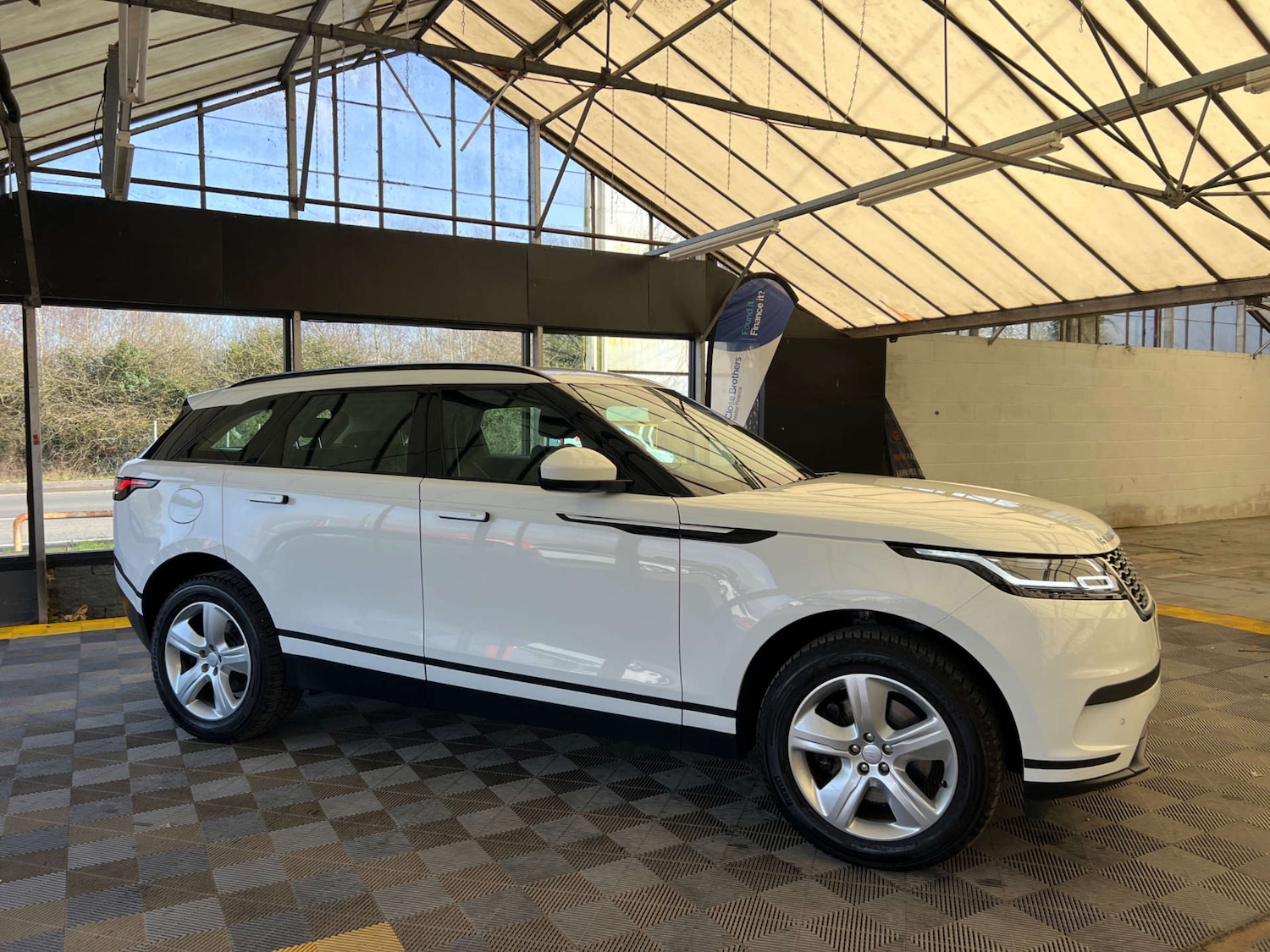 Used Land Rover Range Rover Velar 2022 for sale - 77715638: Photo 3