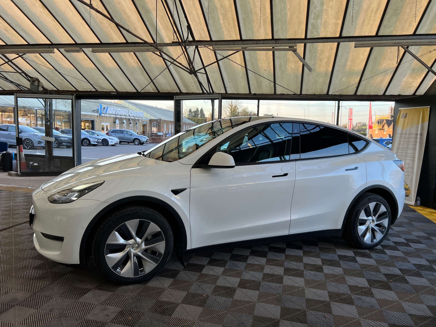 Used Tesla Model Y 2022 for sale - 77656574: Photo 5