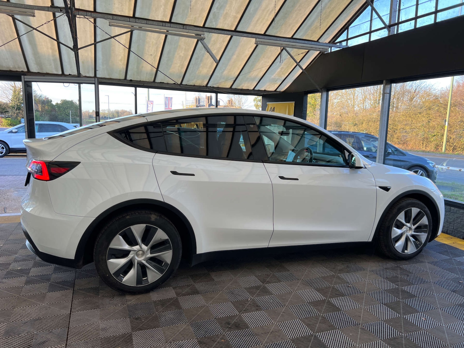 Used Tesla Model Y 2022 for sale - 77656574: Photo 9