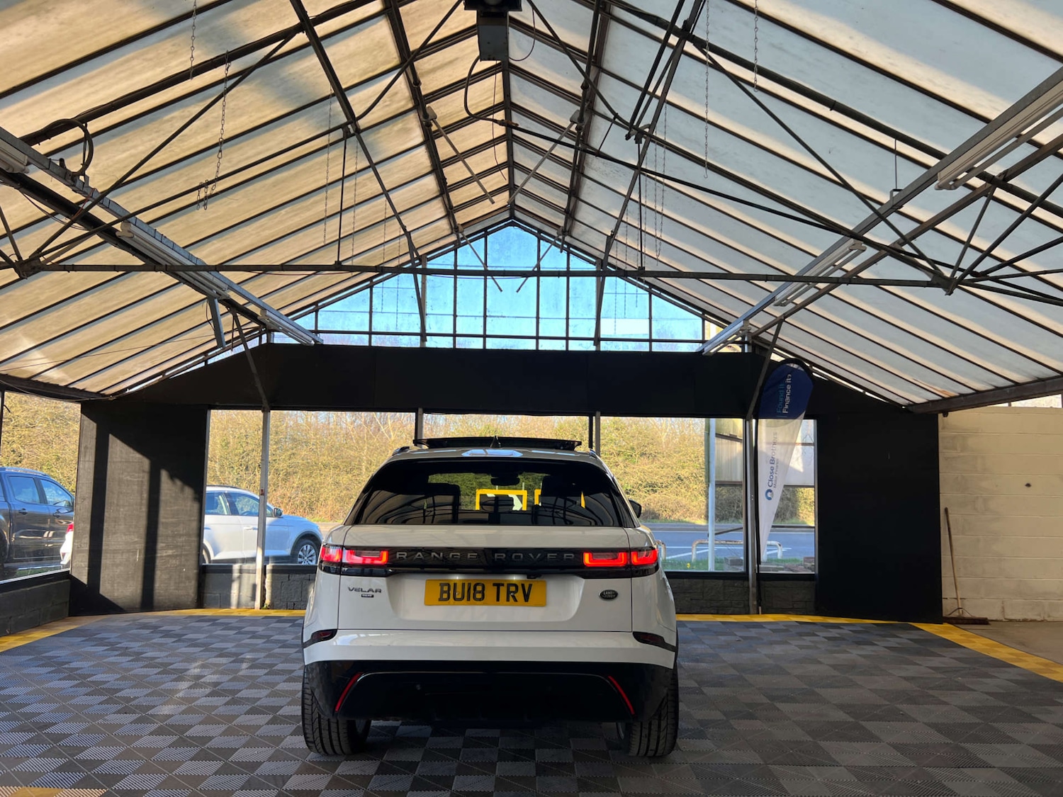 Used Land Rover Range Rover Velar 2018 for sale - 77945410: Photo 8